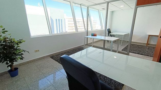 Foto 2 de Oficina en venda a Puerto Banús amb garatge i aire acondicionat