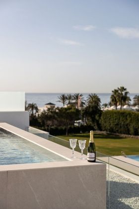Foto 2 de Casa en venda a Lomas de Marbella Club - Puente Romano de 4 habitacions amb terrassa i piscina