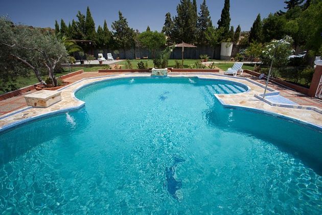 Foto 2 de Casa en venda a Olvera de 4 habitacions amb piscina i garatge