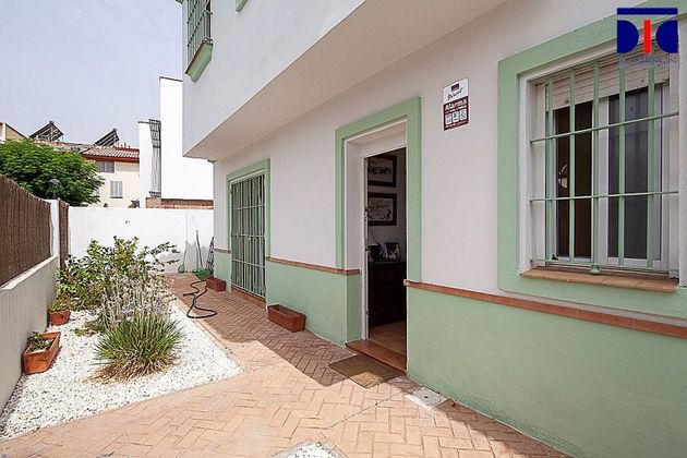 Foto 1 de Casa en venda a Salteras de 4 habitacions amb terrassa i jardí