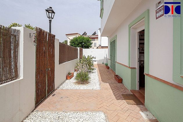 Foto 2 de Casa en venda a Salteras de 4 habitacions amb terrassa i jardí