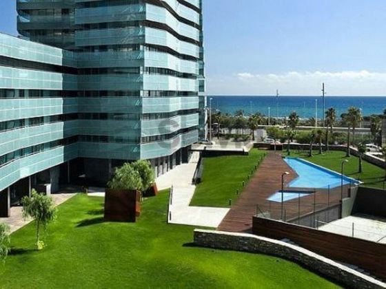 Foto 1 de Piso en venta en Diagonal Mar i el Front Marítim del Poblenou de 3 habitaciones con terraza y piscina
