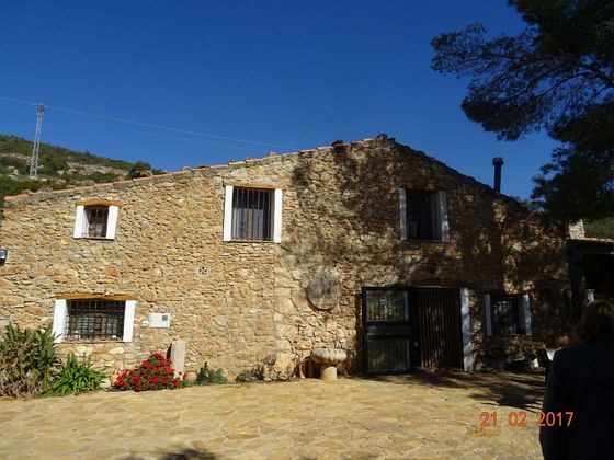 Foto 1 de Casa rural en venda a Sierra Engarcerán de 3 habitacions amb jardí i aire acondicionat