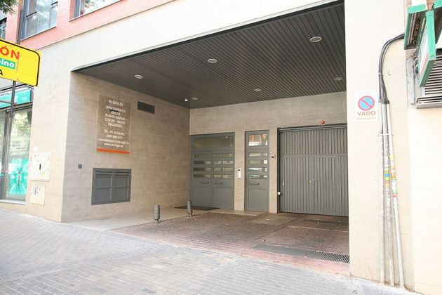 Foto 2 de Alquiler de garaje en calle Clara del Rey de 12 m²