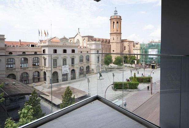 Foto 2 de Piso en venta en Centre - Sabadell de 4 habitaciones con balcón y ascensor