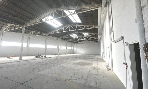 Foto 2 de Nau en lloguer a Zona Industrial de 1040 m²