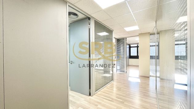 Foto 1 de Oficina en alquiler en La Dreta de l'Eixample con aire acondicionado y ascensor
