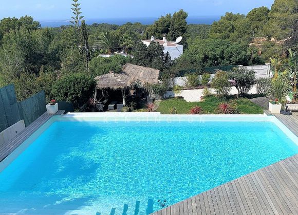 Foto 2 de Xalet en venda a Sant Antoni de Portmany de 6 habitacions amb terrassa i piscina