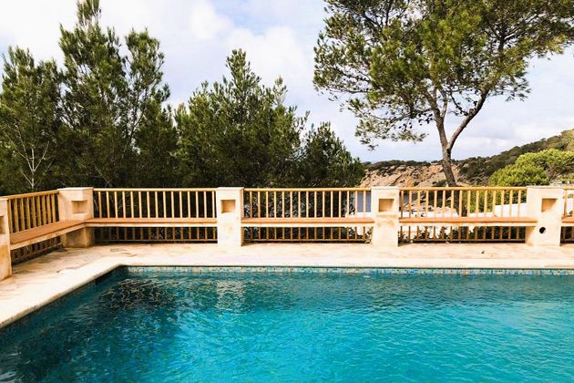 Foto 1 de Casa en venda a Cala Vedella - Cala Tarida - Cala Conta de 4 habitacions amb terrassa i piscina
