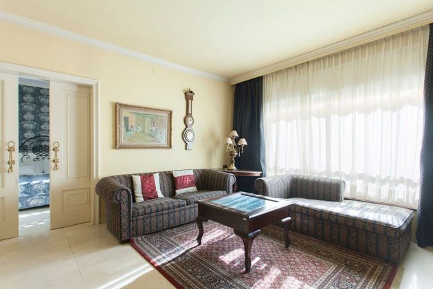 Foto 1 de Pis en venda a El Guinardó de 3 habitacions amb terrassa i aire acondicionat