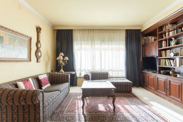 Foto 2 de Piso en venta en El Guinardó de 3 habitaciones con terraza y aire acondicionado