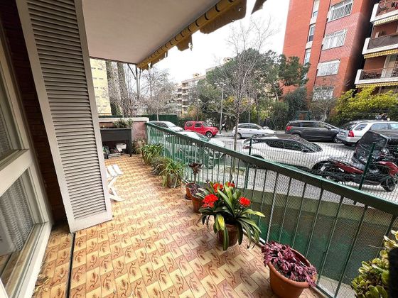 Foto 2 de Piso en venta en La Salut de 3 habitaciones con terraza y jardín