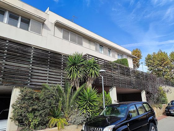 Foto 2 de Casa adossada en venda a Tiana de 4 habitacions amb terrassa i garatge