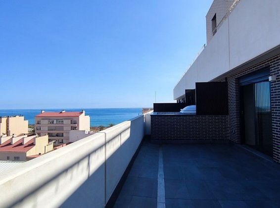 Foto 1 de Àtic en venda a Montgat de 2 habitacions amb terrassa i piscina