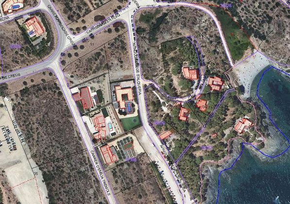 Foto 2 de Venta de terreno en Cadaqués de 2028 m²
