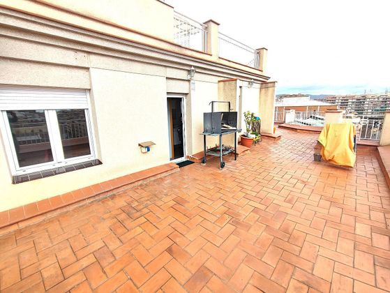 Foto 1 de Àtic en venda a Sant Adrià de Besos de 2 habitacions amb terrassa i ascensor