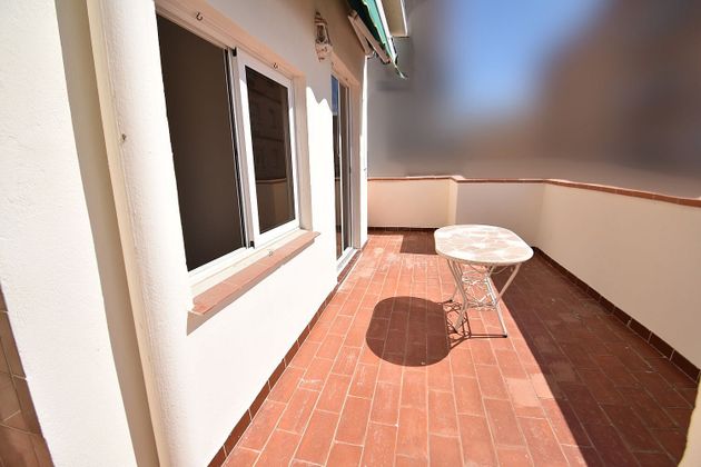 Foto 2 de Àtic en venda a Montigalà -Sant Crist de 2 habitacions amb terrassa i balcó