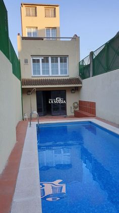 Foto 1 de Pis en venda a Mollerussa de 4 habitacions amb piscina i garatge
