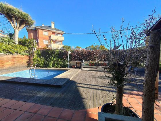 Foto 2 de Chalet en venta en Vallcarca i els Penitents de 4 habitaciones con terraza y piscina