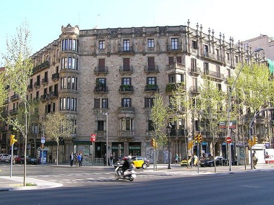 Foto 1 de Piso en venta en calle Villarroel Granvia Corts Catalanes de 4 habitaciones con balcón y ascensor