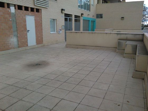 Foto 2 de Alquiler de local en calle Dieciséis de Julio con terraza