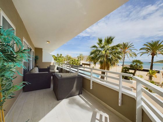 Foto 2 de Venta de piso en Magaluf de 3 habitaciones con piscina y balcón