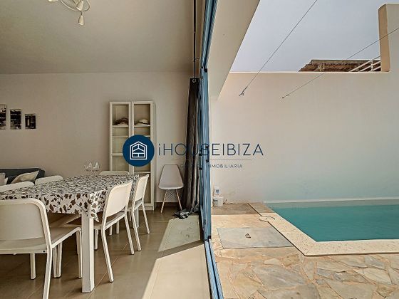 Foto 1 de Casa en venta en Cala Vedella - Cala Tarida - Cala Conta de 3 habitaciones con terraza y piscina