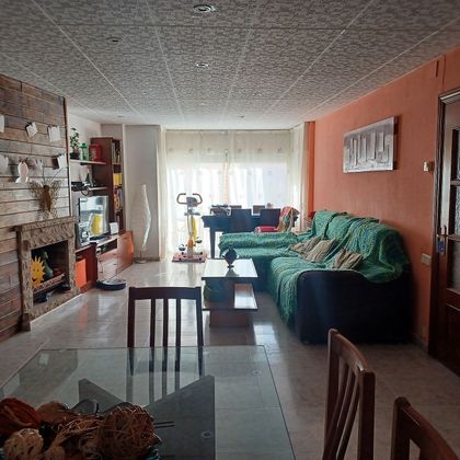 Foto 2 de Venta de piso en Sant Pere Nord de 4 habitaciones con terraza y balcón