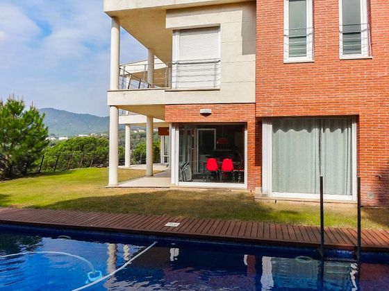 Foto 1 de Xalet en venda a Cabrils de 5 habitacions amb terrassa i piscina