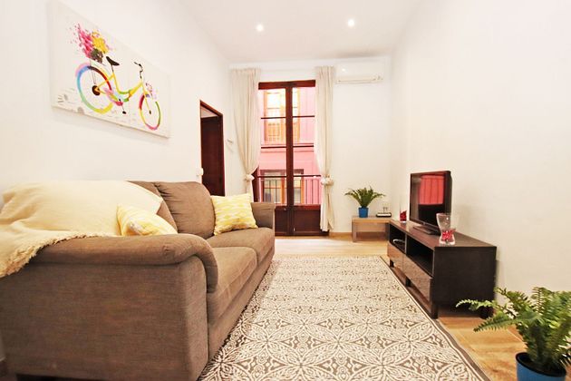 Foto 1 de Alquiler de piso en calle De Jovellanos de 1 habitación con muebles y balcón