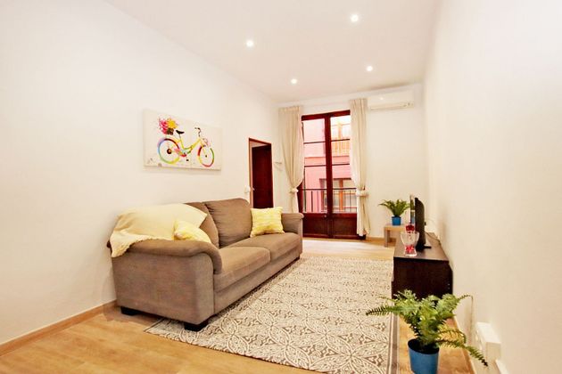 Foto 2 de Alquiler de piso en calle De Jovellanos de 1 habitación con muebles y balcón