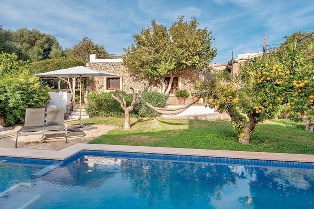 Foto 1 de Casa en alquiler en calle › Buger › Creu Búger Mallorca de 4 habitaciones con piscina y jardín