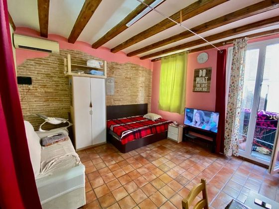 Foto 1 de Pis en venda a El Raval de 2 habitacions amb balcó i aire acondicionat