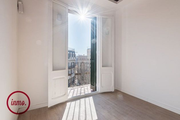 Foto 2 de Pis en venda a La Sagrada Família de 1 habitació amb terrassa i balcó