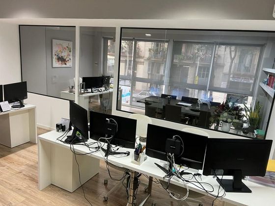 Foto 2 de Venta de oficina en calle Rosello de 115 m²