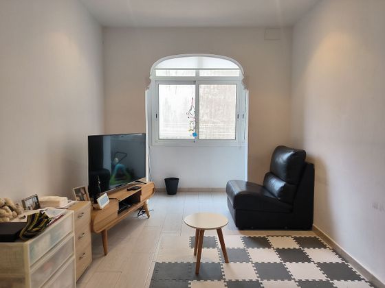 Foto 1 de Pis en venda a calle De Rocafort de 3 habitacions amb balcó i calefacció
