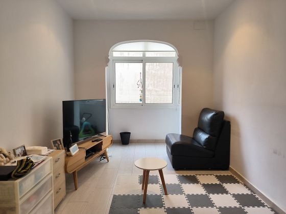 Foto 2 de Piso en venta en calle De Rocafort de 3 habitaciones con balcón y calefacción