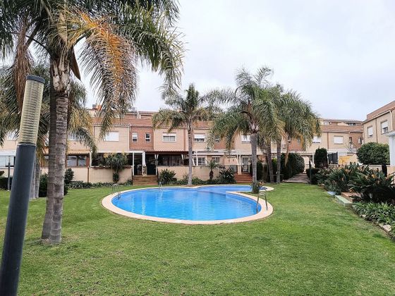 Foto 2 de Casa en venda a San Antonio de Benagéber de 4 habitacions amb terrassa i piscina