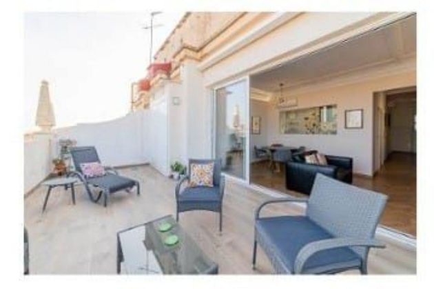 Foto 1 de Àtic en venda a El Mercat de 2 habitacions amb terrassa i aire acondicionat