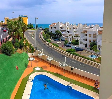 Foto 2 de Àtic en venda a Torremuelle de 2 habitacions amb terrassa i piscina
