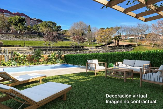 Foto 1 de Casa adosada en venta en calle Alvarfáñez de Minaya de 3 habitaciones con terraza y piscina