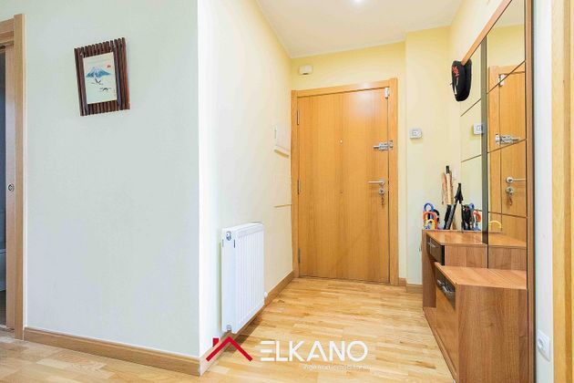 Foto 2 de Dúplex en venta en Lutxana - Llano de 3 habitaciones con terraza y garaje