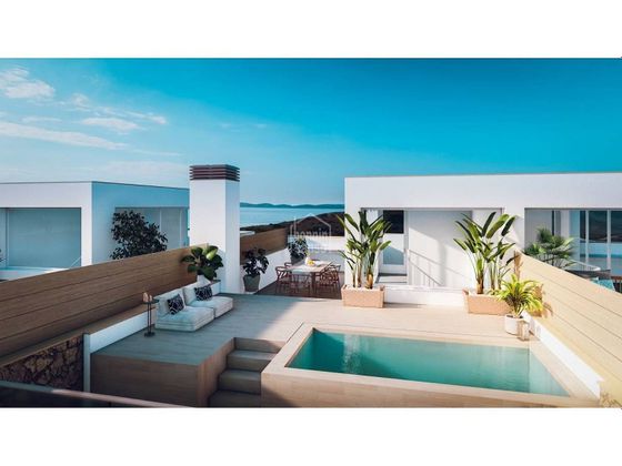Foto 2 de Casa en venta en Mercadal (Es) de 3 habitaciones con terraza y piscina