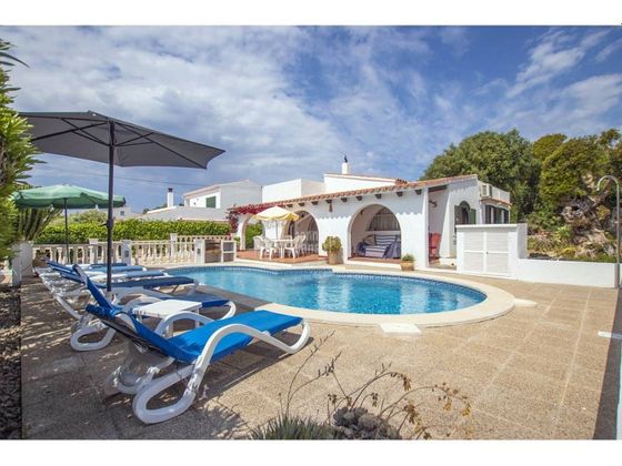 Foto 1 de Piso en venta en Alaior de 3 habitaciones con terraza y piscina