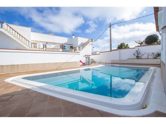 Foto 2 de Casa en venda a Castell (Es) de 4 habitacions amb terrassa i piscina