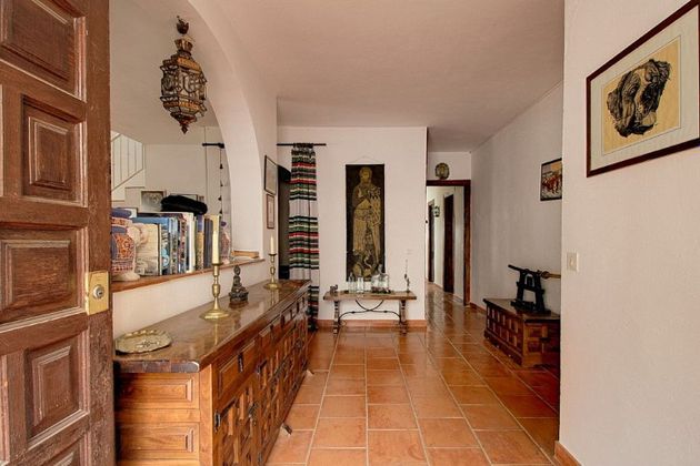 Foto 2 de Chalet en venta en Lentegí de 4 habitaciones con terraza y jardín