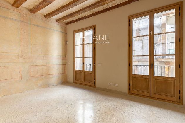 Foto 1 de Venta de piso en El Raval de 1 habitación con balcón y aire acondicionado