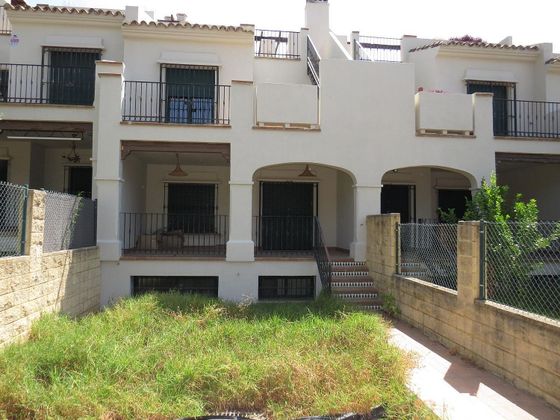 Foto 2 de Casa adossada en venda a Nagüeles Alto de 4 habitacions amb terrassa i piscina