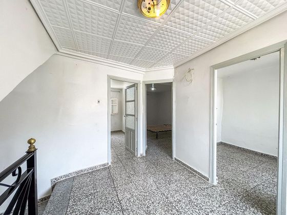 Foto 1 de Xalet en venda a Requena de 4 habitacions i 140 m²