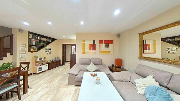 Foto 1 de Casa en lloguer a Nueva Alcalá de 3 habitacions amb terrassa i mobles